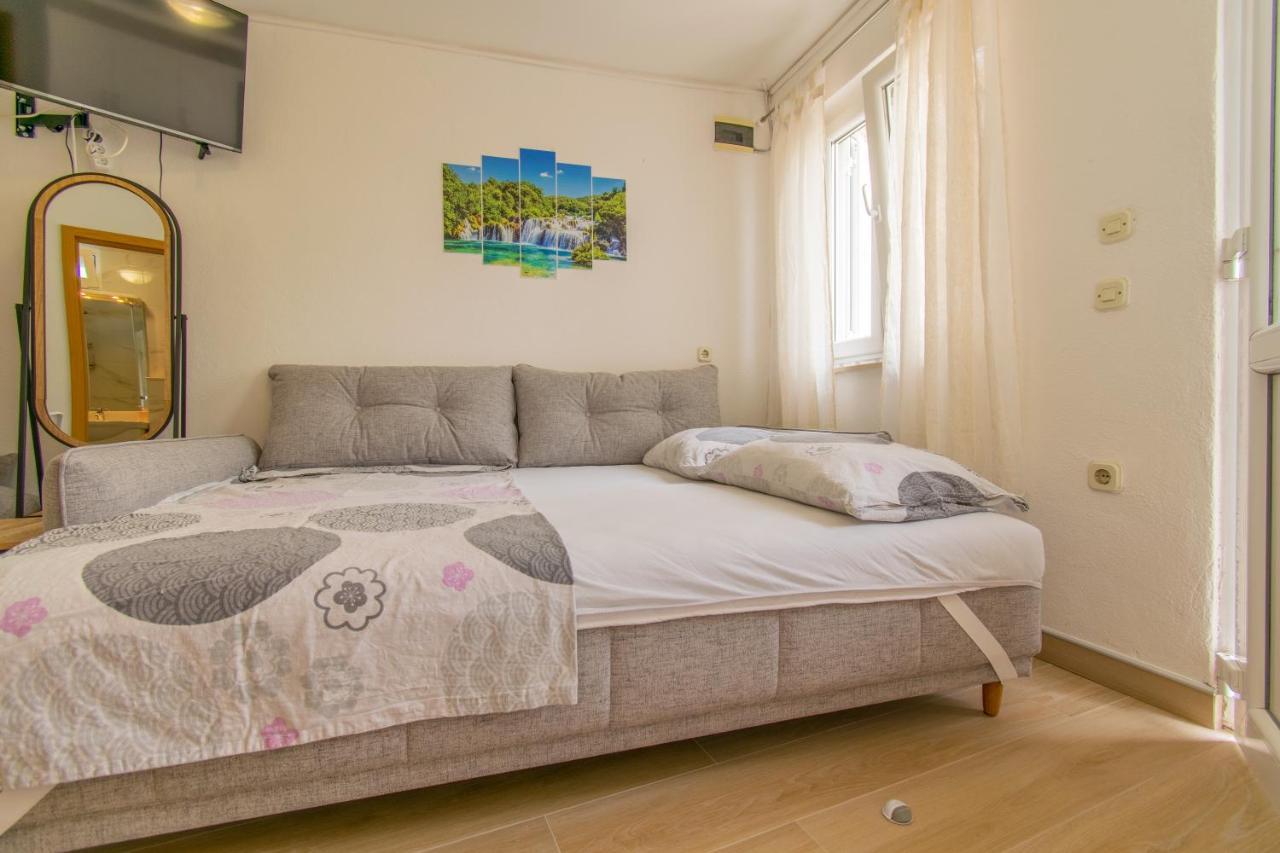 Hotel Studio Apartman Monika Baška Voda Exterior foto